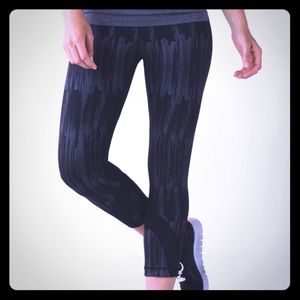 Lululemon Run: Inspire Crop II